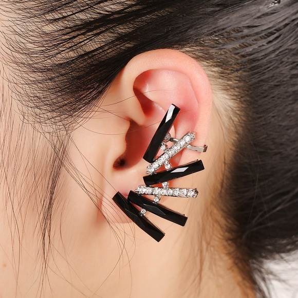 Black Gold Stone Fancy Fashion Charlotte Ear Clip 22$